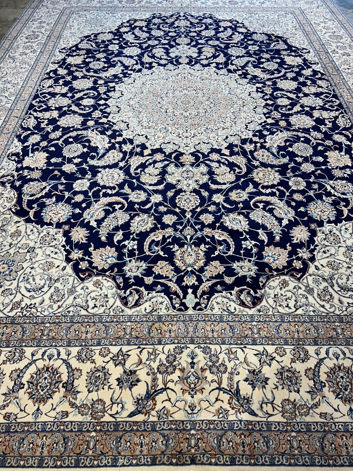 10'4"x14'3" Fine Hand-Knotted Wool & Silk Naine Rug