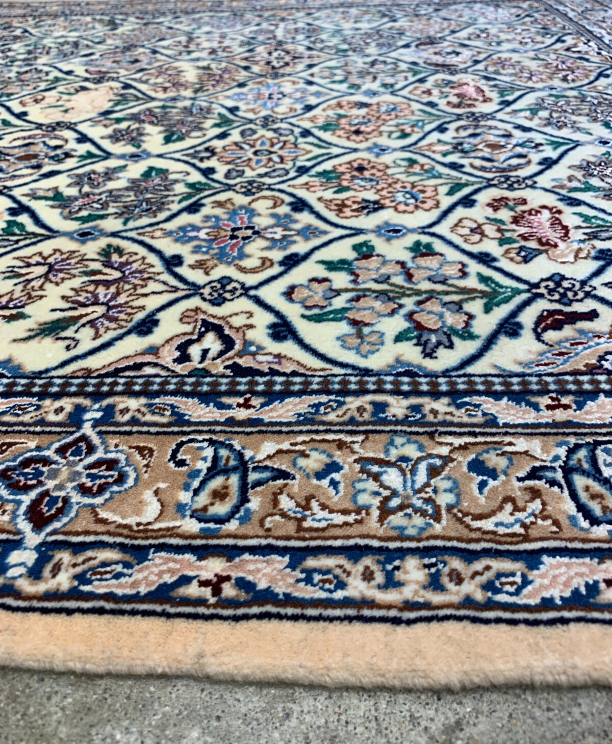 3'2"x4'10'' Very Fine Hand-Knotted Silk & Wool Naine Area Rug - Carpet
