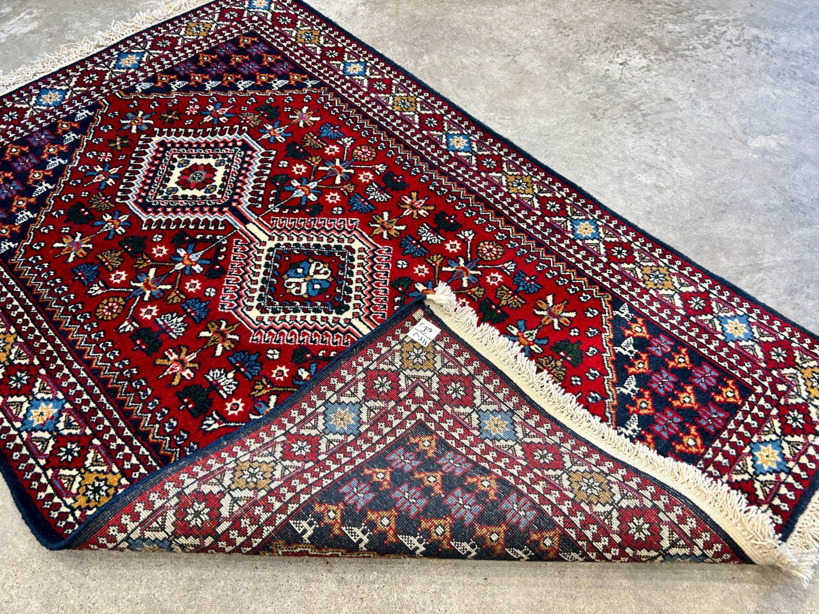 3'3"x5' Hand-Knotted 100% Wool Pile Yalamehe Rug