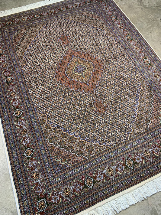 4'9"x6'7" Fine Hand-Knotted Wool & Silk Blend Tabrize Mahi Carpet - Area Rug