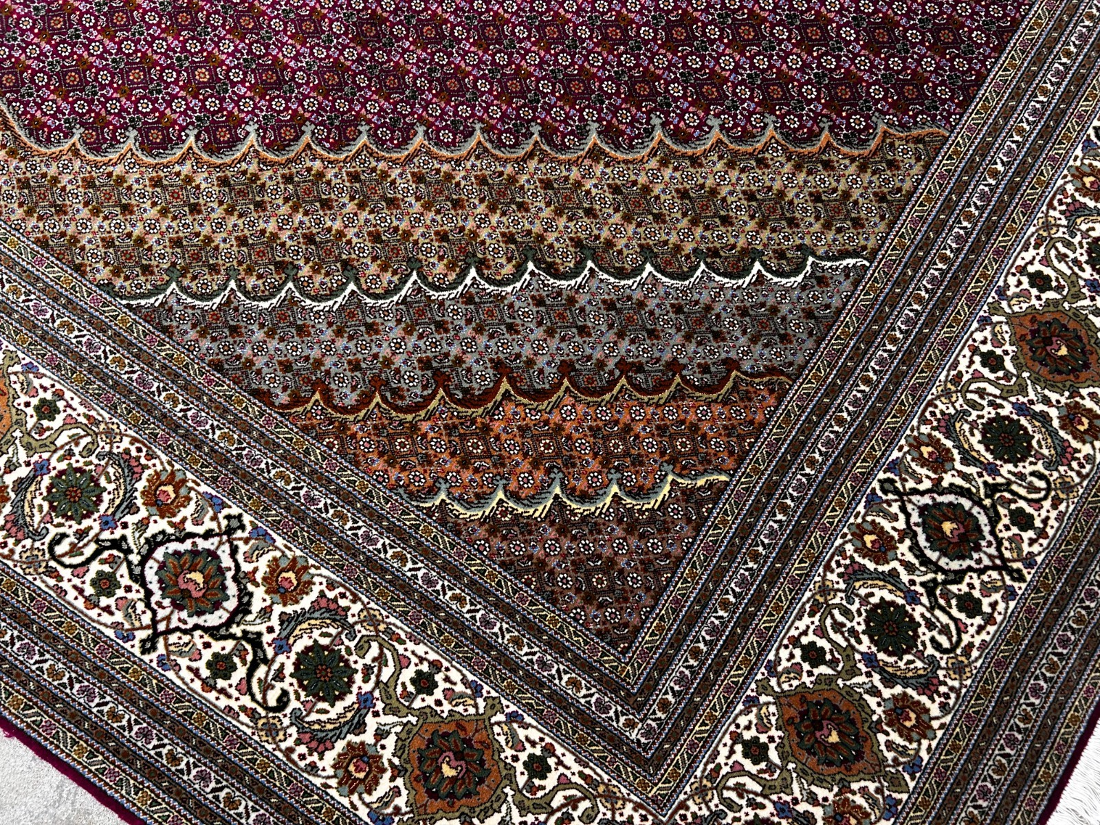 8'2"x11'10" Fine Hand-Knotted Silk & Wool Tabrize Fish Style Rug