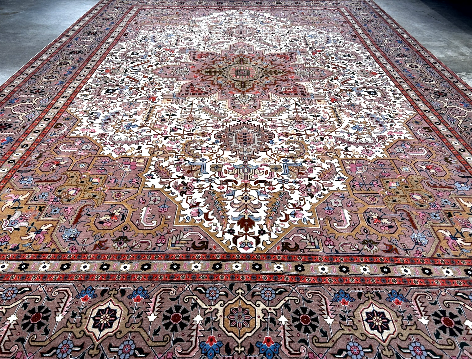 8'1"x11'10'' Fine Hand-Knotted Very Fine Wool Pile Tabrize Herize Area Rug