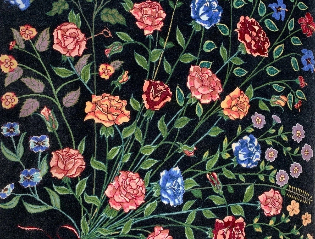 3'3"x3'4" Fine Hand-Knotted 100% Wool Pile Pictorial Tabrize Rug