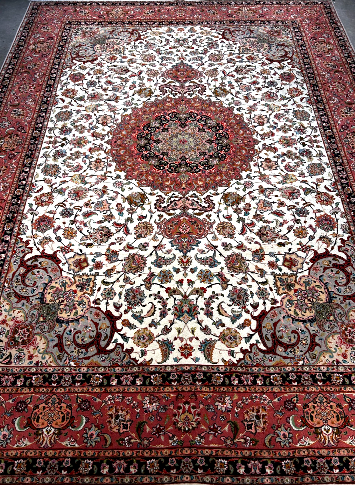 8'3"x11'3" Fine Hand-Knotted Wool & Silk Tabrize Rug