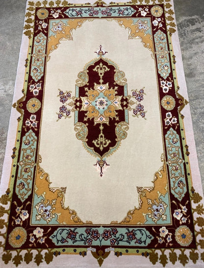 2'x3'3" Fine Hand-Knotted Wool & Silk Tabrize Rug