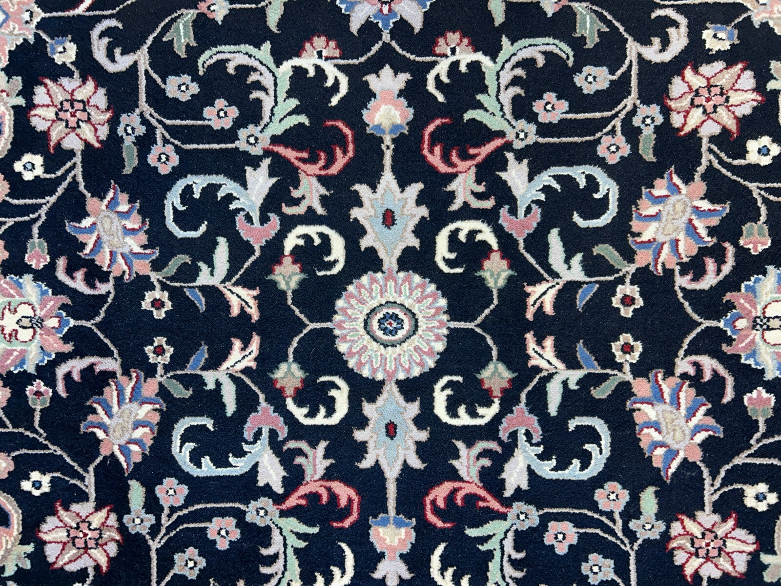 9'x12' Hand-Knotted 100% Lamb Wool Pile Oriental Rug