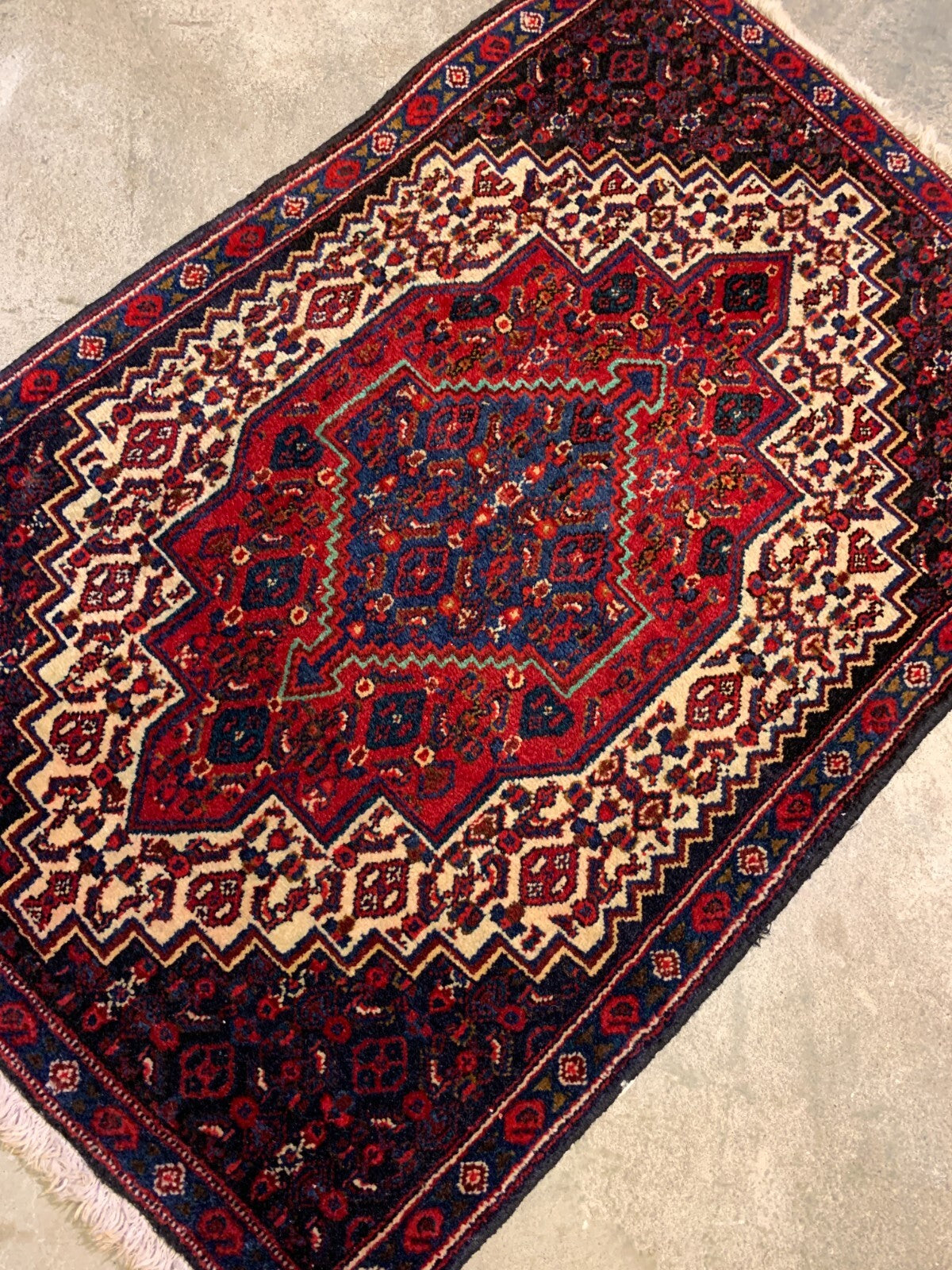 2'3"x3'5" Hand-Knotted Wool Oriental Hamadane Rug - Area Carpet