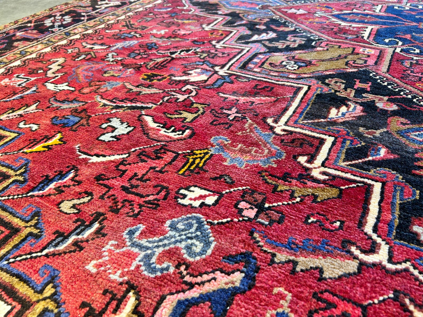 8'3"x11'5" Hand-Knotted 100% Wool Pile Herize Rug