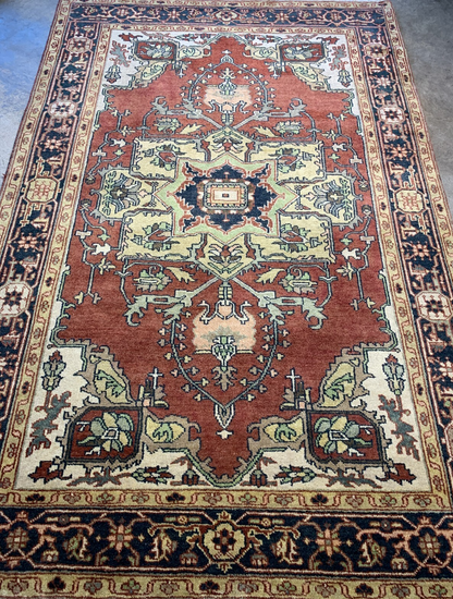 5'2'' x 7'9" Hand-Knotted 100% Wool Serapie Design Rug - Carpet