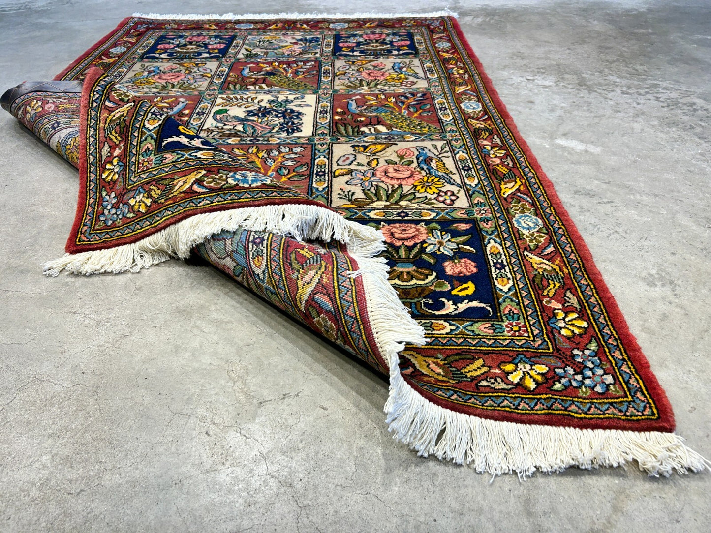 3'5"x5'2" Hand-Knotted 100% Lamb Wool Bakhtiarie Carpet - Area Rug