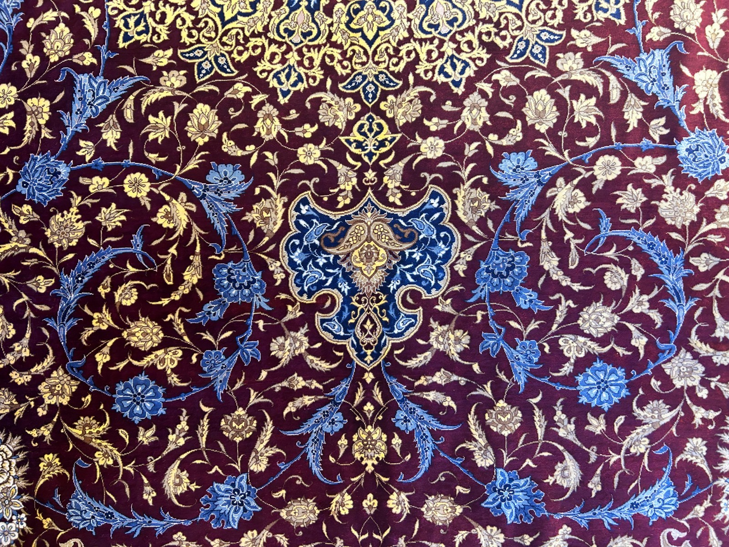 9'7"x12'10" Exquisite Signed Hand-Knotted 100% Silk Qume Rug