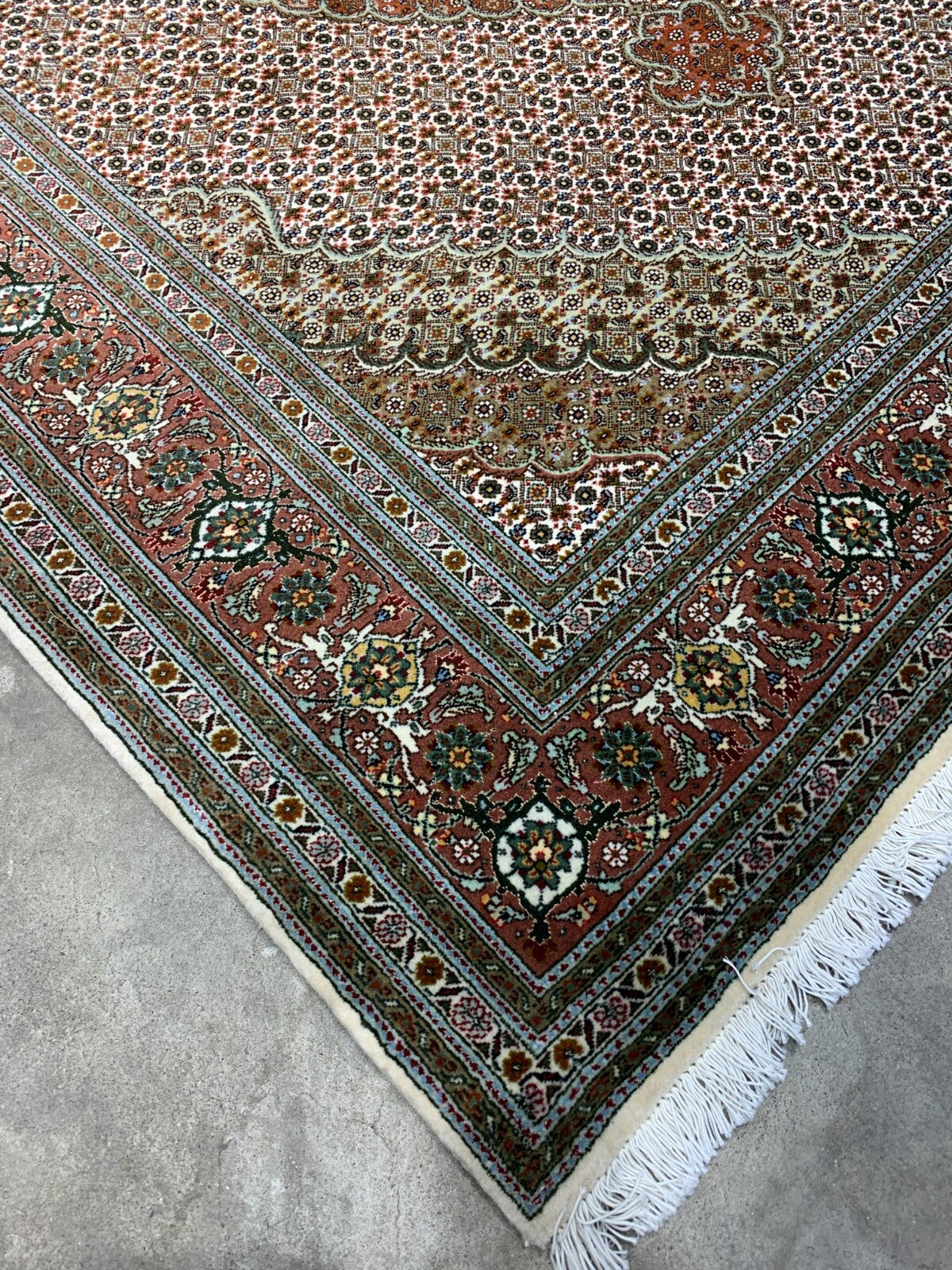 5'2"x6'4" Fine Hand-Knotted Wool & Silk Blend Tabrize Mahi Carpet - Area Rug