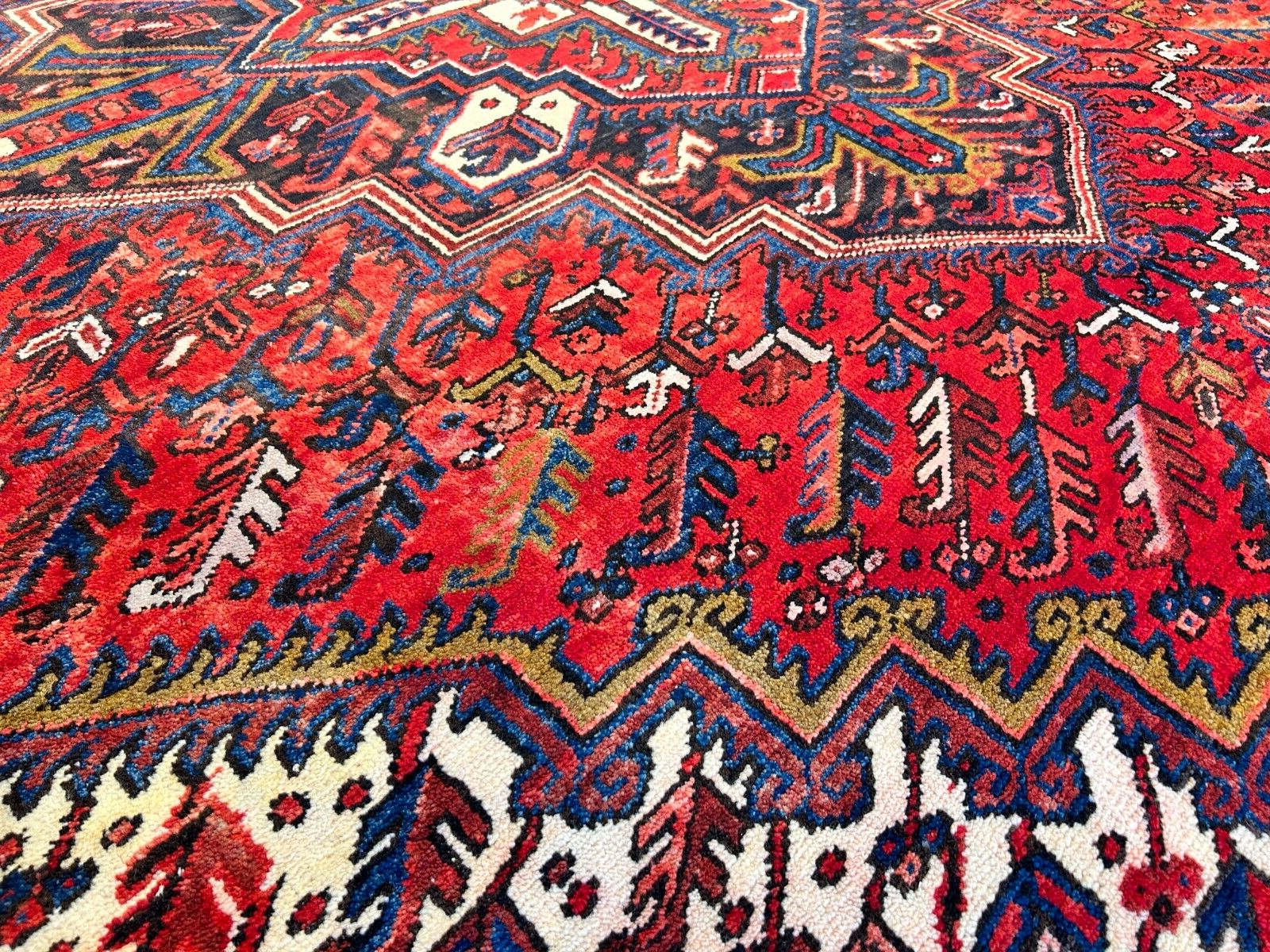 7'9"x11'2" Hand-Knotted 100% Wool Pile Herize Rug