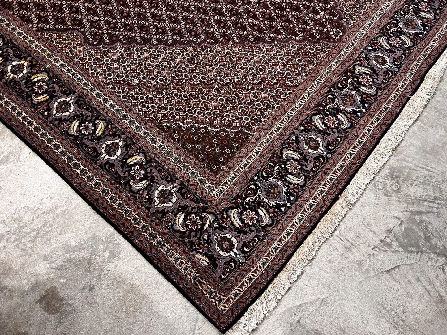 8'4"x11'3" Fine Hand-Knotted Wool & Silk Oriental Rug - Area Carpet