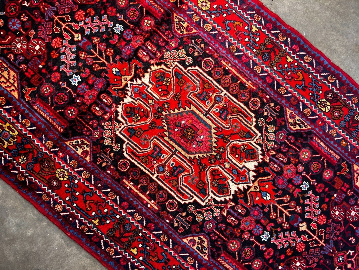4'10" x 9'8" Hand-Knotted 100% Wool Carpet - Hamedane Area Rug