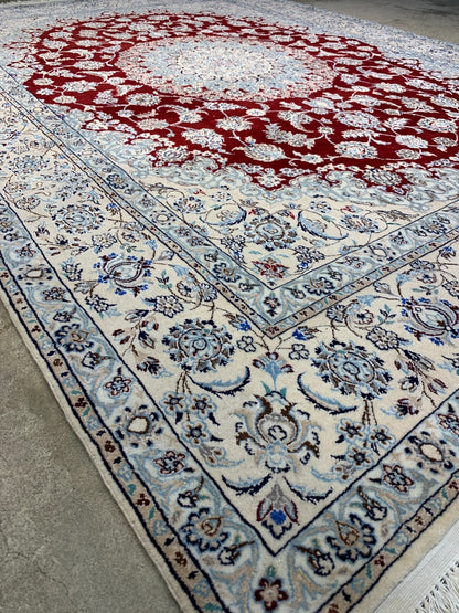 5'3"x7'3" Fine Hand-Knotted Wool & Silk Blend Naine Carpet - Area Rug