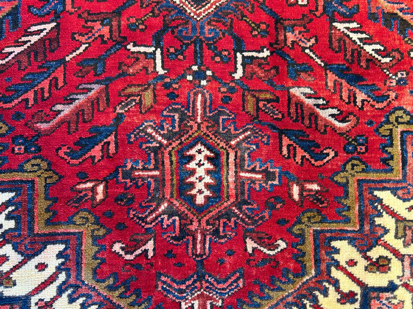 7'9"x11'2" Hand-Knotted 100% Wool Pile Herize Rug