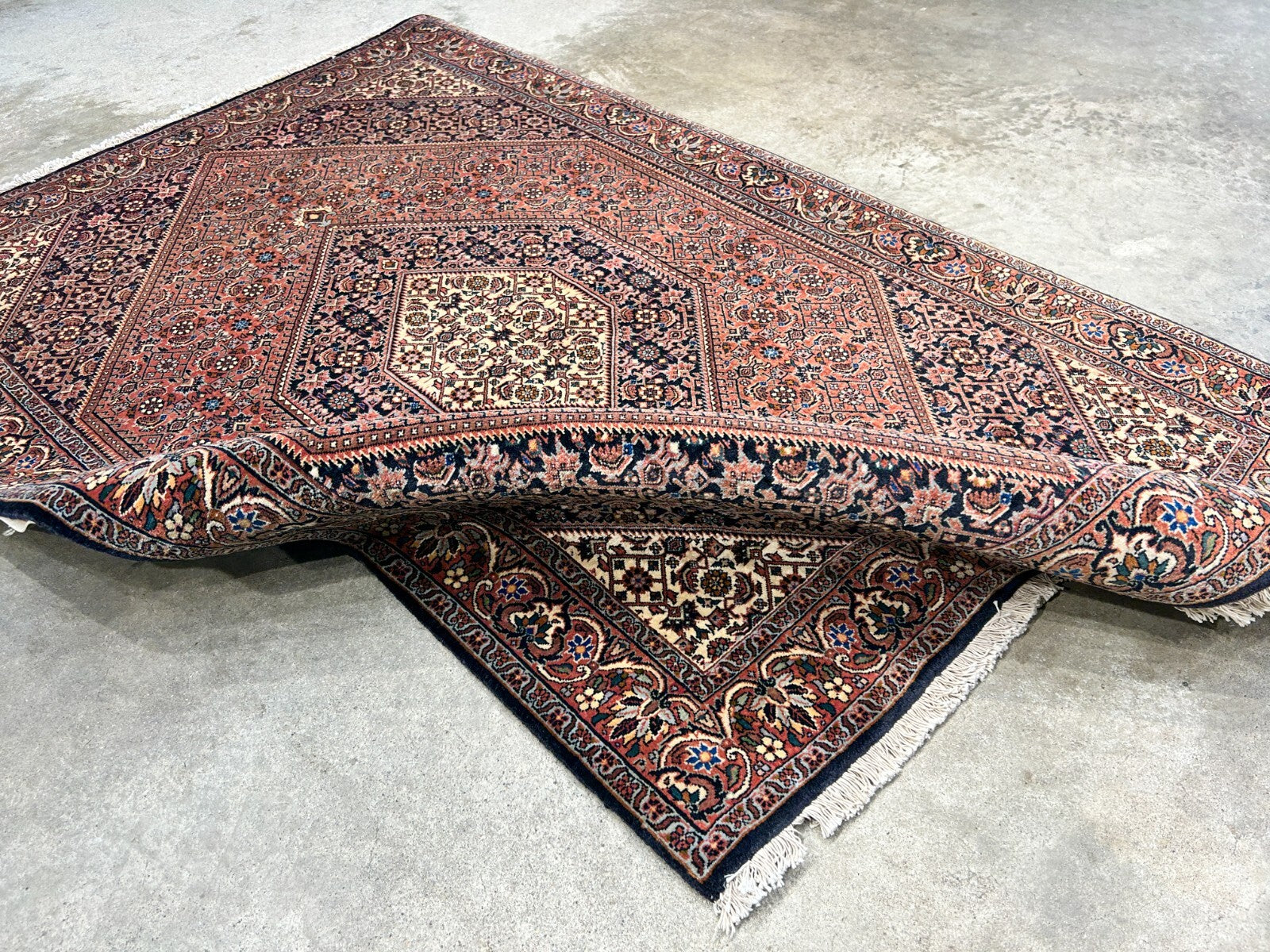 3'8"x5'6" Hand-Knotted 100% Wool Bidjare Carpet - Area Rug