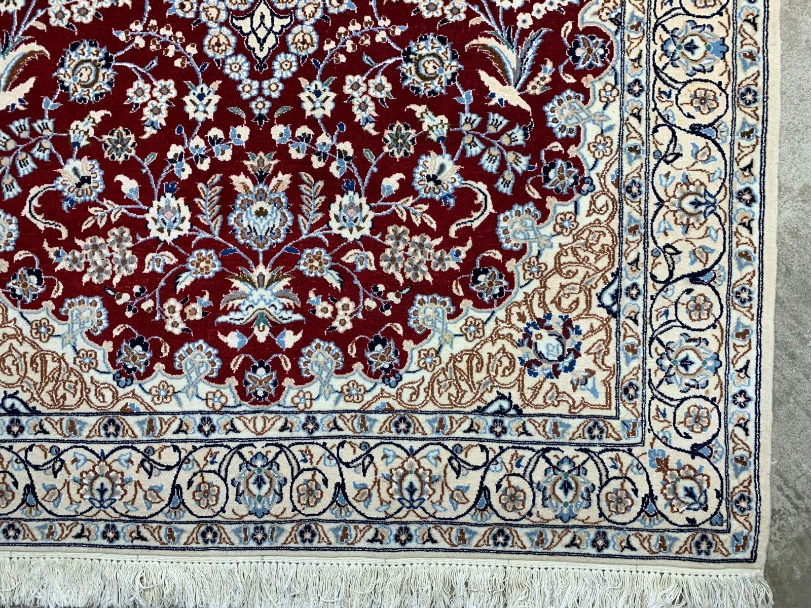 4'5"x6'11" Fine Hand-Knotted Wool & Silk Blend Naine Carpet - Area Rug