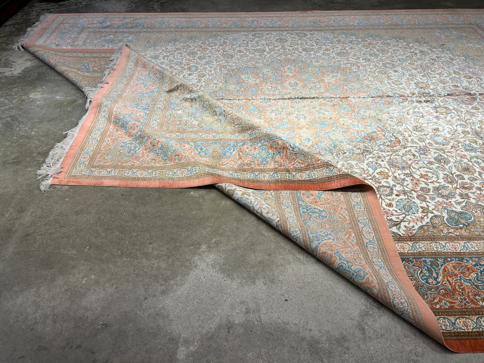 9'10"x13' Exquisite Signed Hand-Knotted 100% Silk Qume Rug