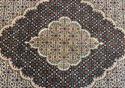 8' Diameter Exquisite Hand-Knotted 100% Wool Pile Oriental Rug