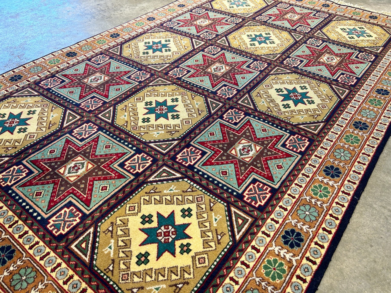 3'5"x5'4" Hand-Knotted 100% Wool Pile Tabrize Rug