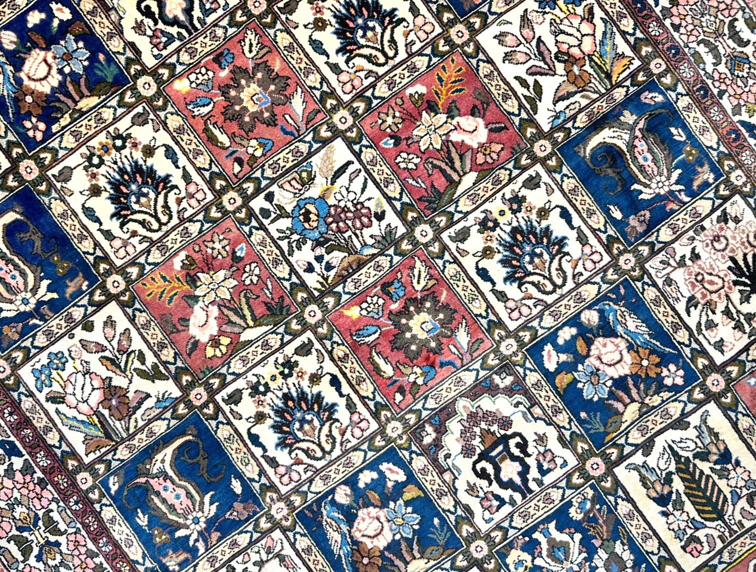 6'6"x10'0" Hand-Knotted 100% Lamb Wool Bakhtiarie Carpet - Area Rug