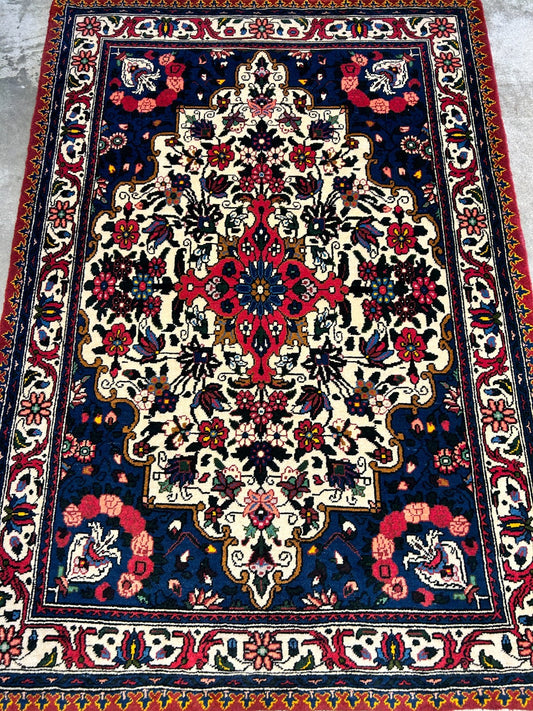 3'5"x5'2'' Hand-Knotted 100% Wool Persiane Bakhtiarie Area Rug