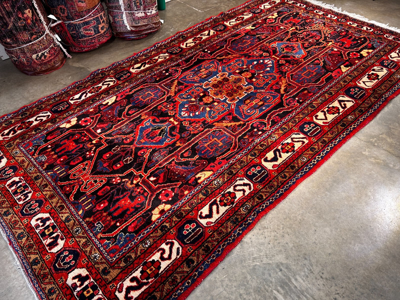 5'4" x 10'3" Hand-Knotted 100% Wool Carpet - Nahavande Area Rug