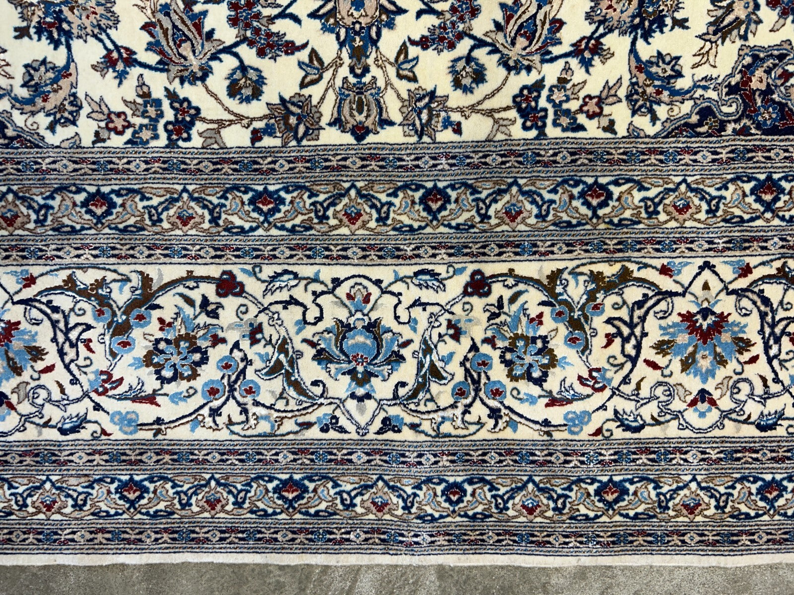 10'3"x14'1" Extra Fine Hand-Knotted Wool & Silk Naine Rug