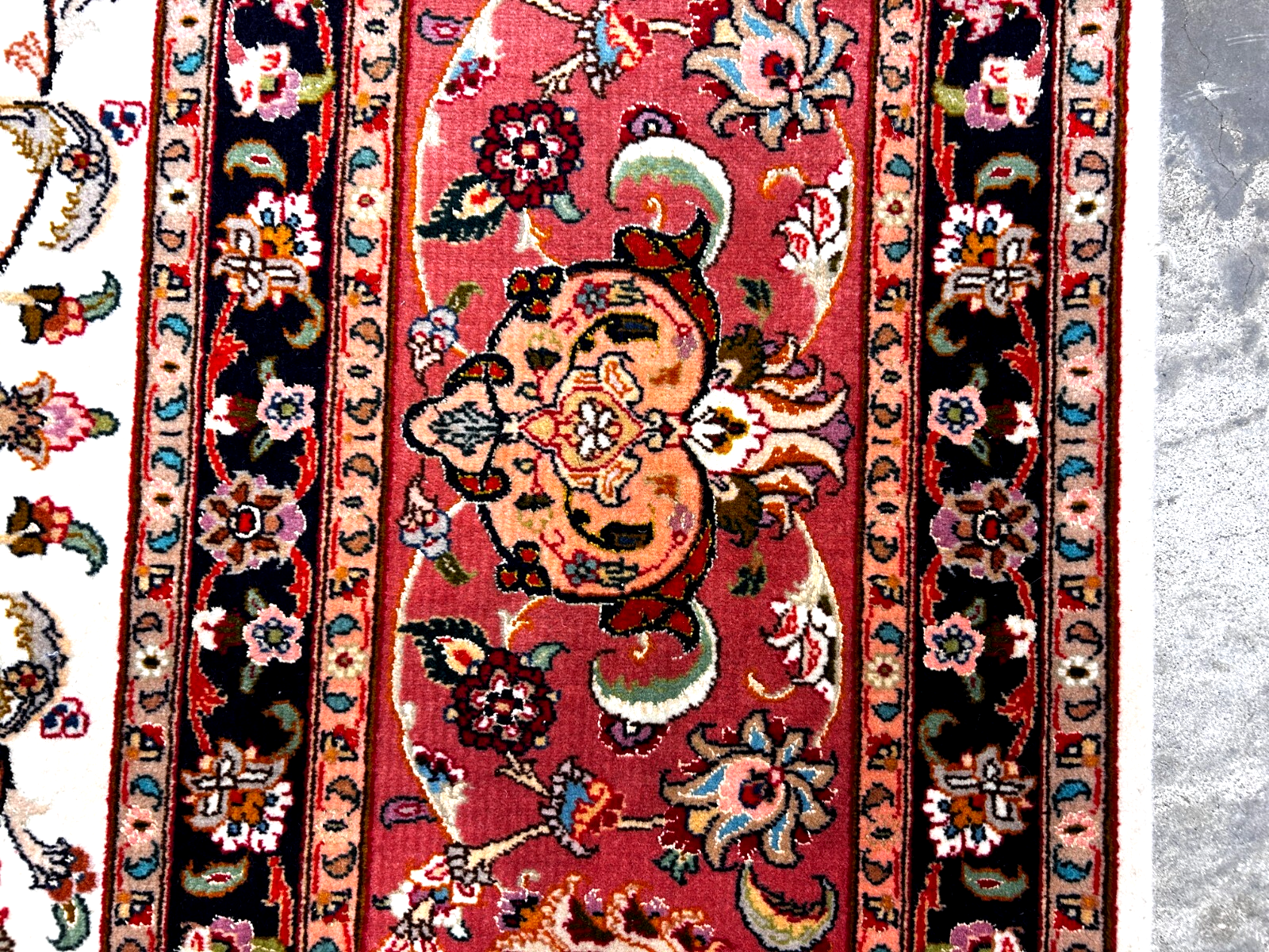 8'3"x11'3" Fine Hand-Knotted Wool & Silk Tabrize Rug