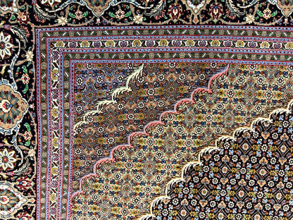 6'7"x9'9" Fine Hand-Knotted Wool & Silk Blend Tabrize Mahi Area Rug