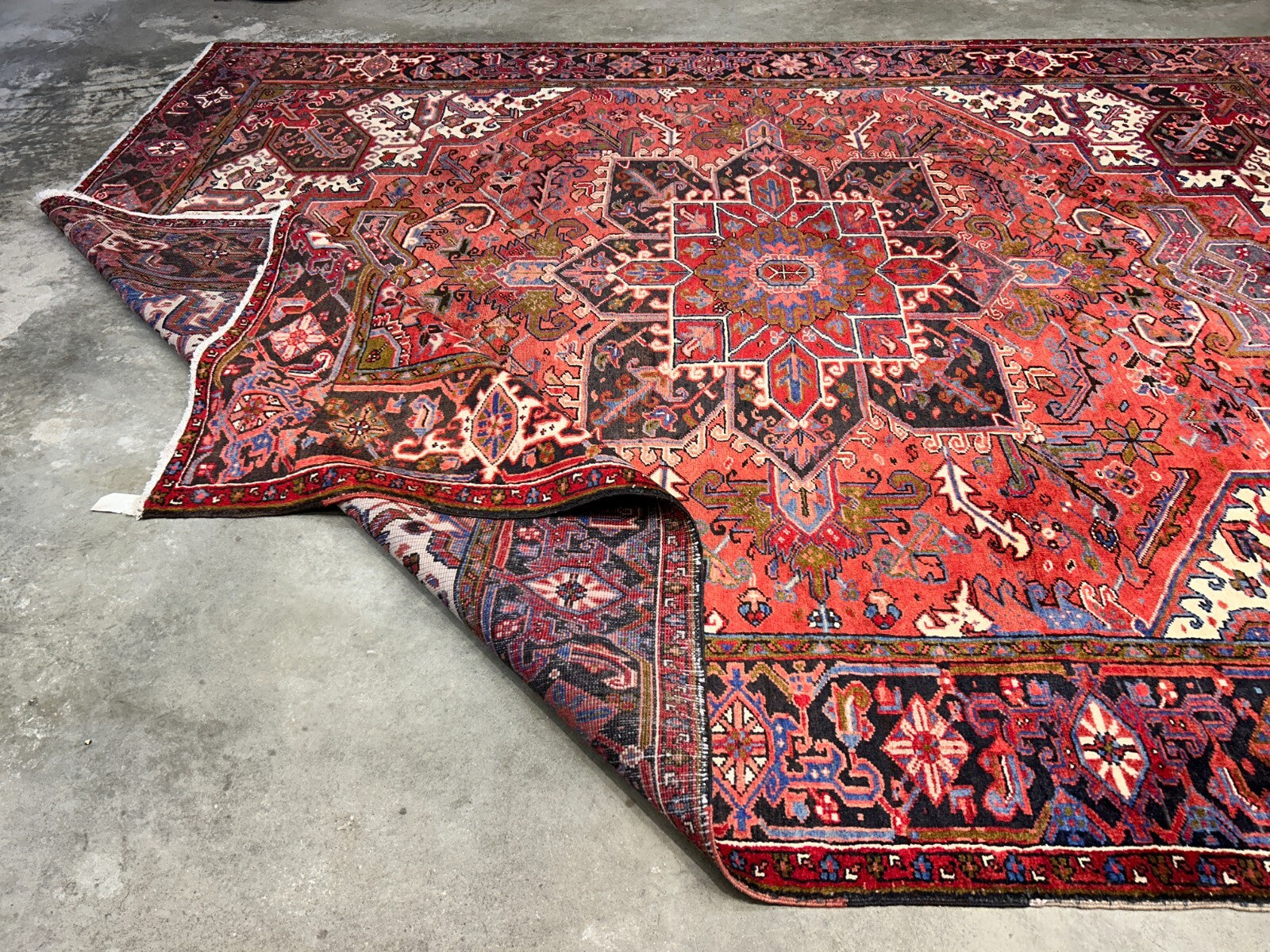 8'9"x11'4" Hand-Knotted 100% Wool Pile Herize Rug