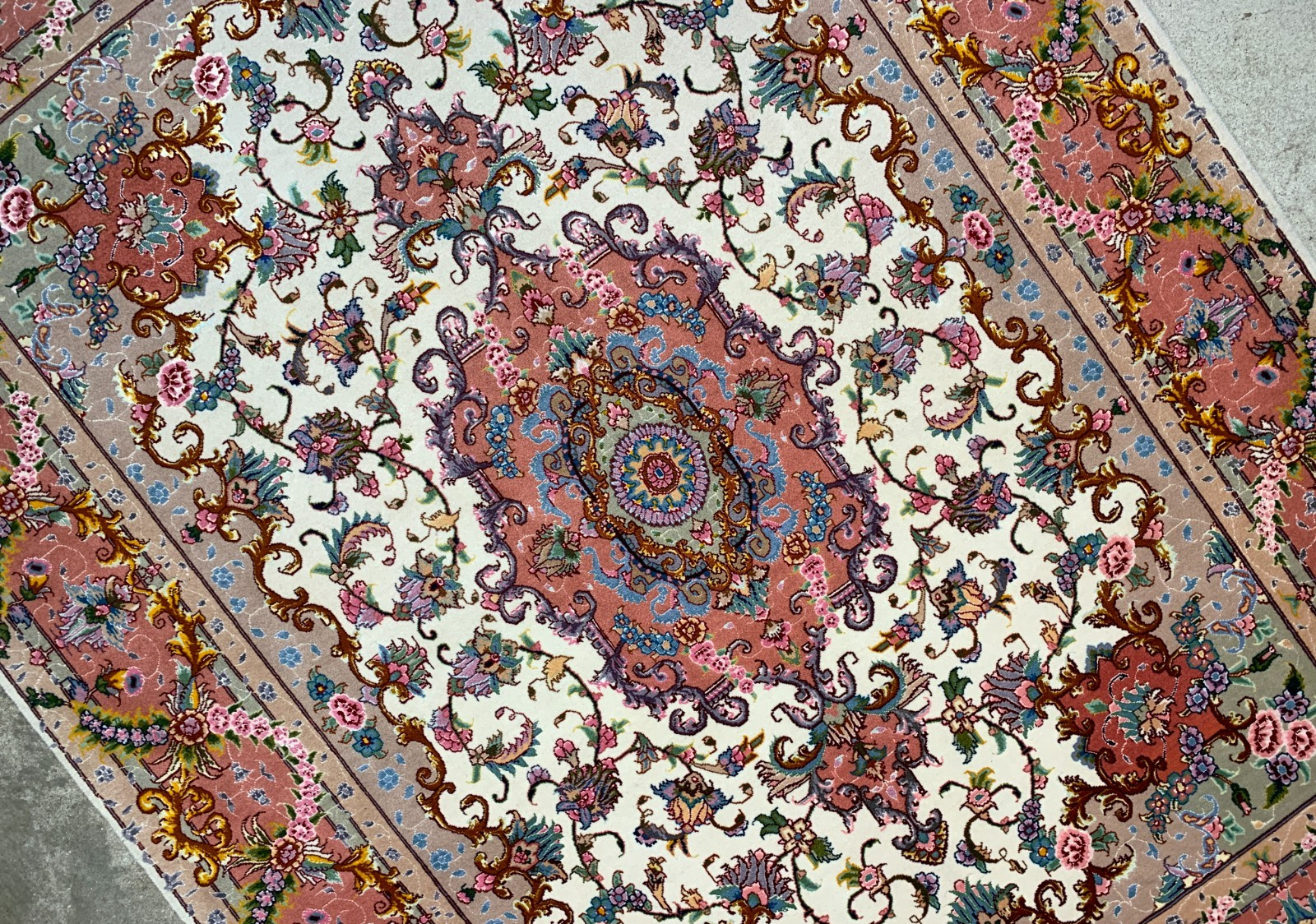 4'11"x6'9" Very Fine Hand-Knotted Wool & Silk Blend Tabrize Rug