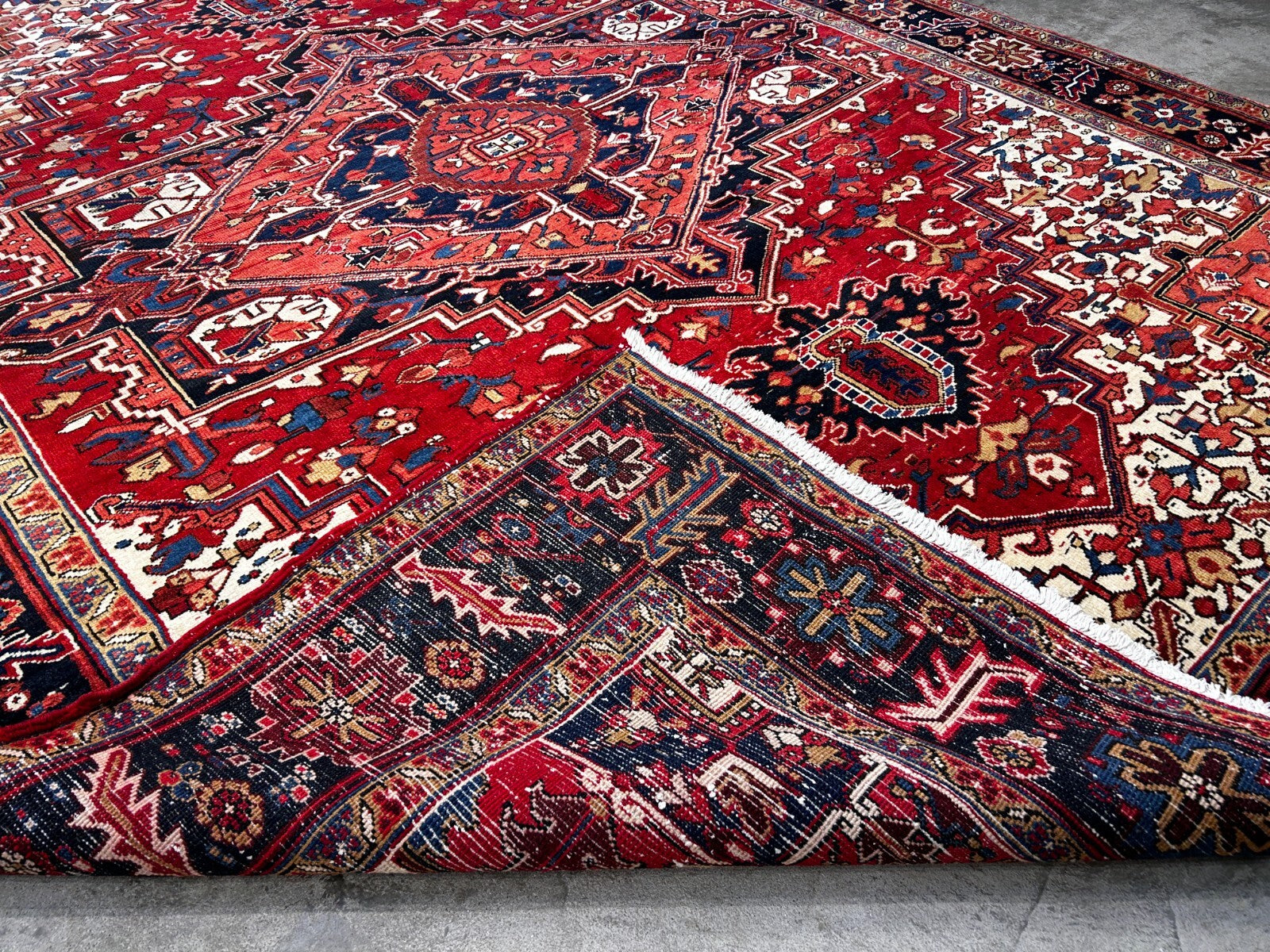 8'2" x 11'1'' Hand-Knotted 100% Wool Pile Herize Area Rug