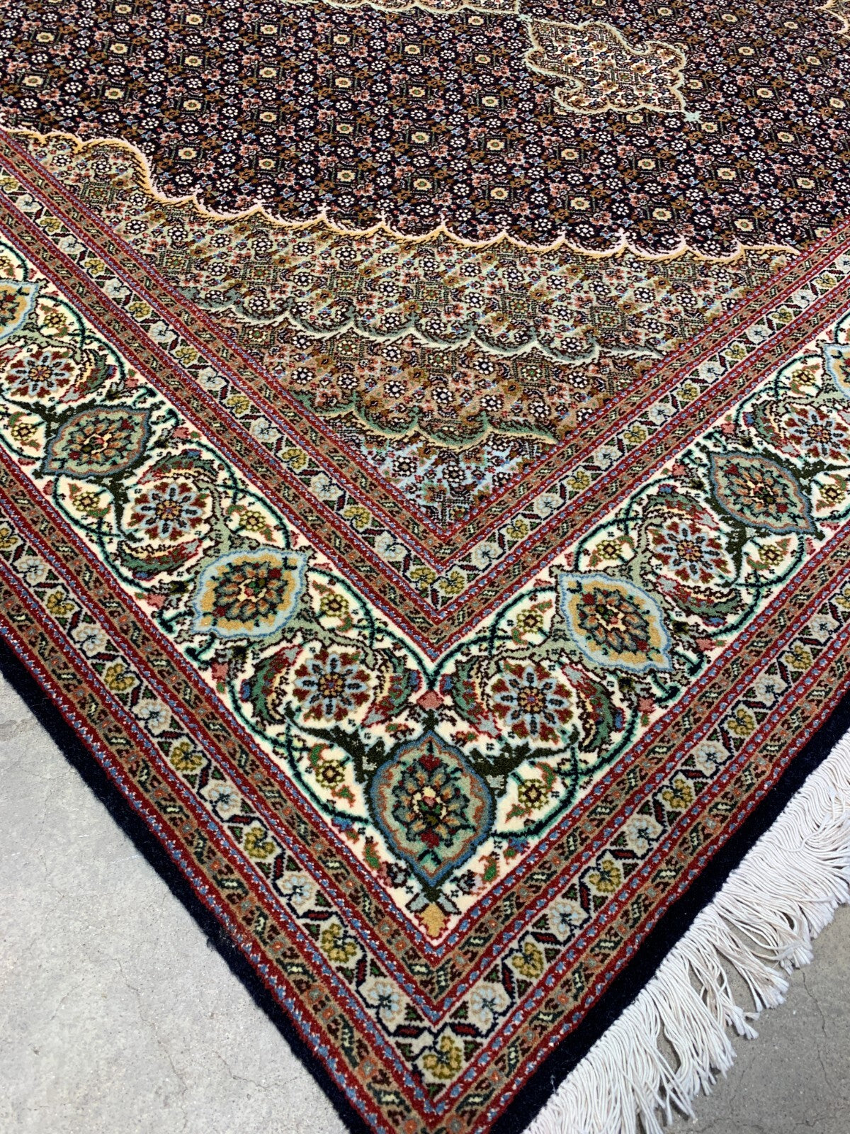 5'x6'9" Fine Hand-Knotted Wool & Silk Blend Tabrize Mahi Carpet - Area Rug