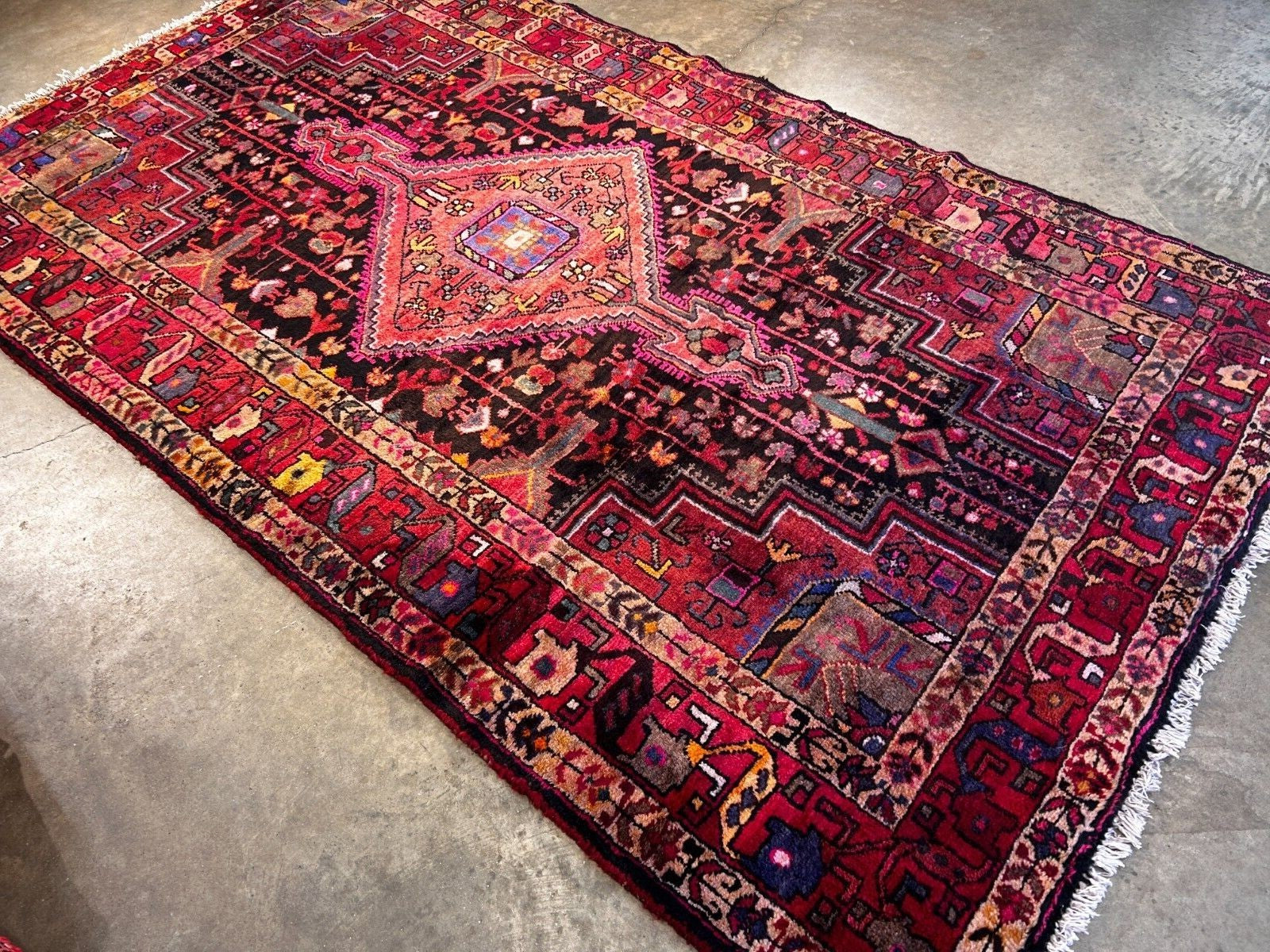 4'9" x 8'6" Hand-Knotted 100% Wool Carpet - Hamadane Area Rug