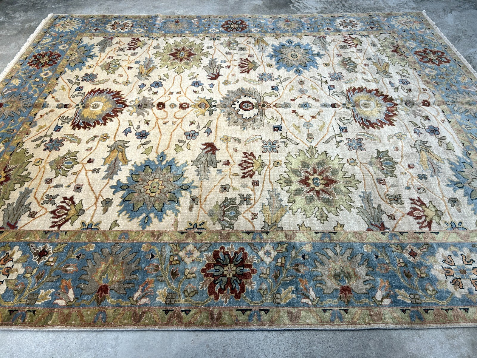 8' x 9'10" Hand-Knotted 100% Wool Carpet - Indian Mahal Area Rug