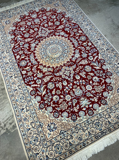 4'5"x6'11" Fine Hand-Knotted Wool & Silk Blend Naine Carpet - Area Rug