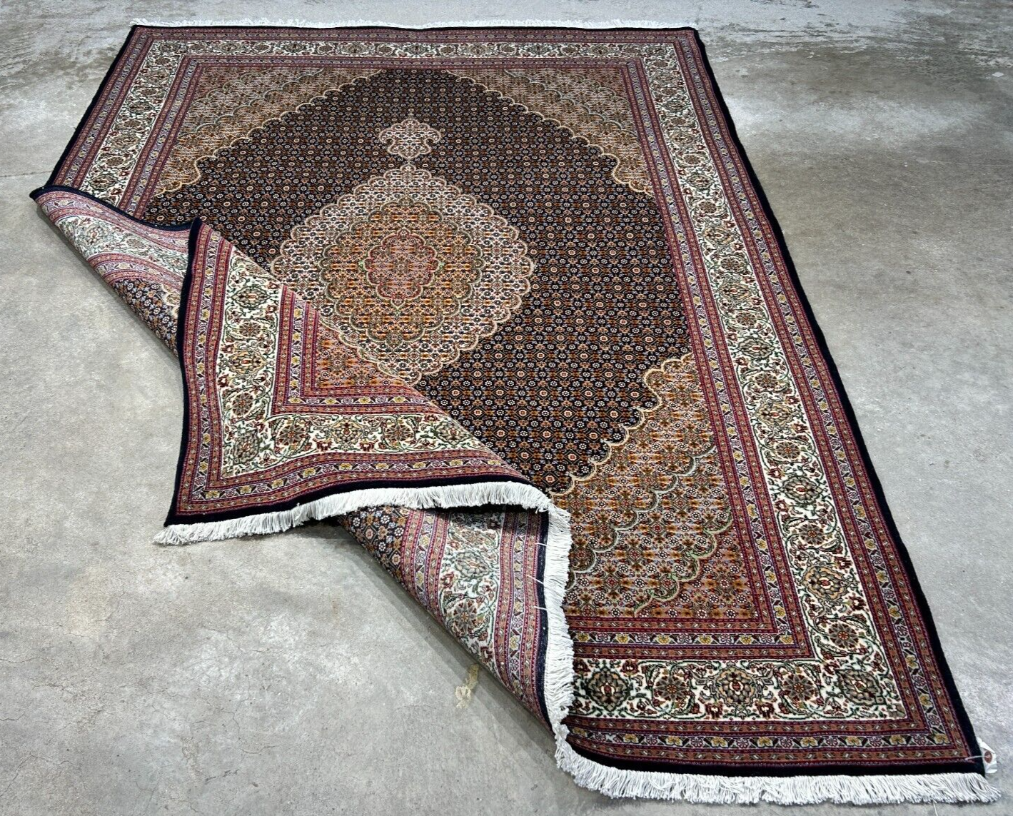 5'6"x7'8" Fine Hand-Knotted Wool & Silk Blend Tabrize Mahi Carpet - Area Rug