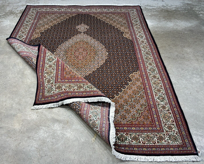 5'6"x7'8" Fine Hand-Knotted Wool & Silk Blend Tabrize Mahi Carpet - Area Rug