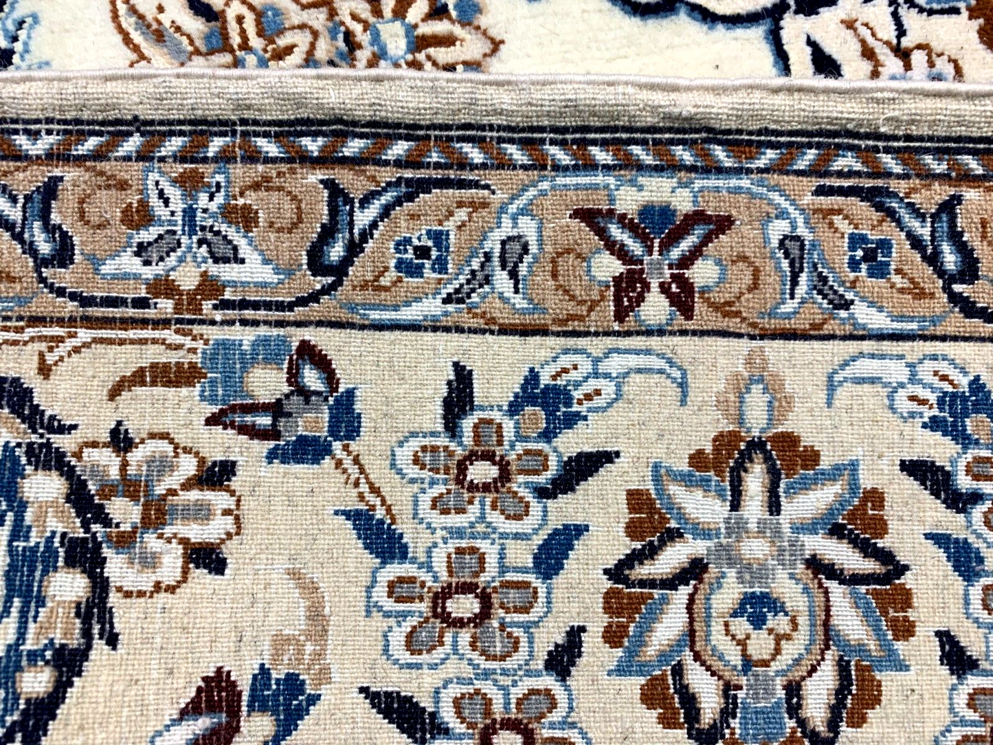 4'4"x6'11" Very Fine Hand-Knotted Wool & Silk Blend Naine Carpet - Area Rug