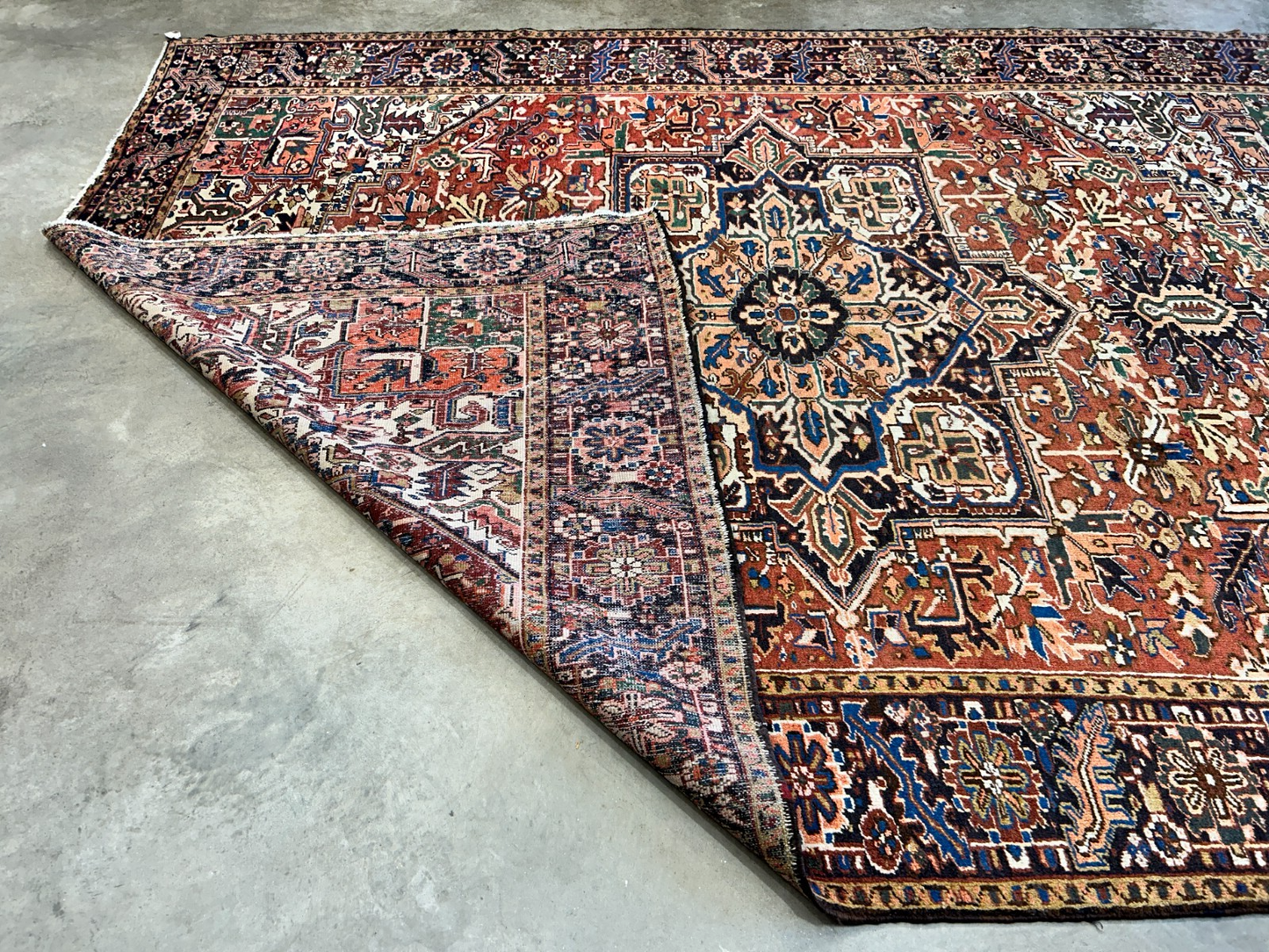 8'6"x11'6" Hand-Knotted 100% Wool Pile Herize Rug