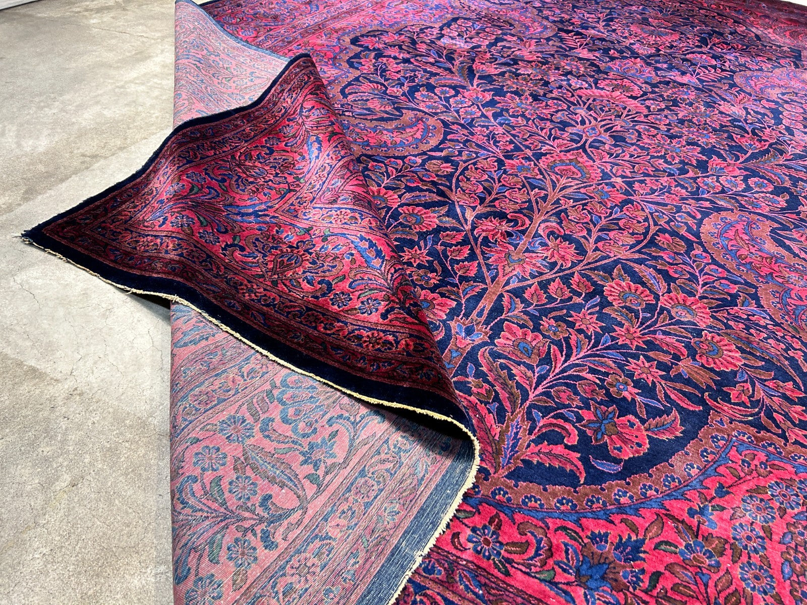 Collector Antique 8'6"x12' Extra Fine Hand-Knotted Wool Kashane Rug