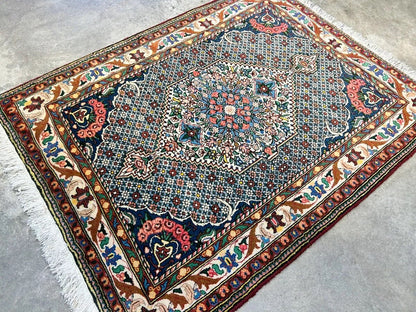 3'5"x5'2" Hand-Knotted 100% Lamb Wool Bakhtiarie Area Rug