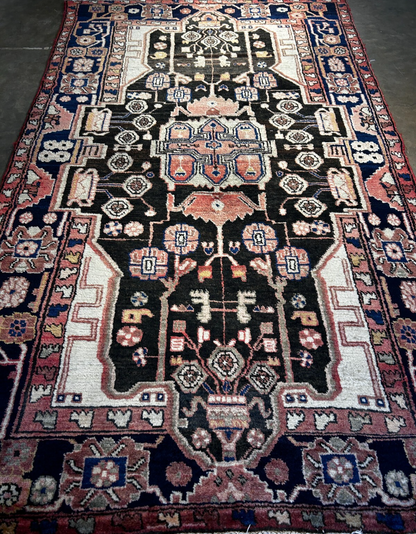 4'7" x 7'10'' Hand-Knotted 100% Lamb Wool Carpet - Nahavande Area Rug