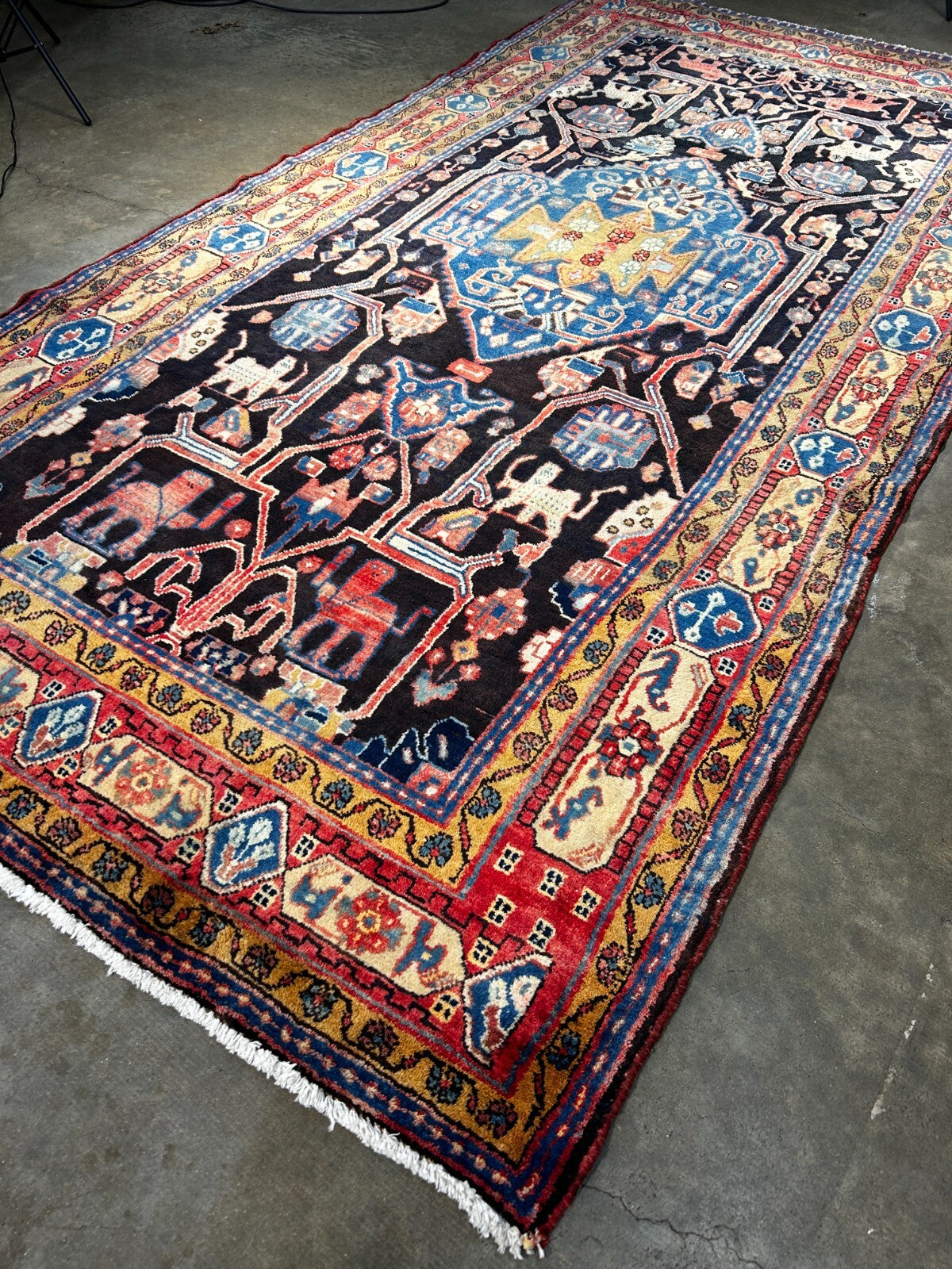 5'4" x 10'5" Hand-Knotted 100% Wool Pile Nahavande Area Rug