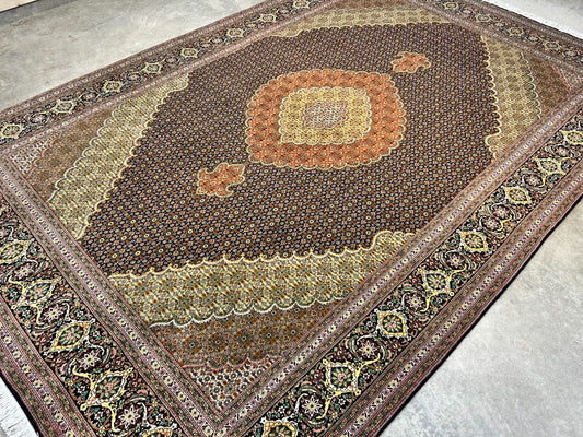 6'8"x10'2" Fine Hand-Knotted Wool & Silk Oriental Tabrize Rug - Area Carpet