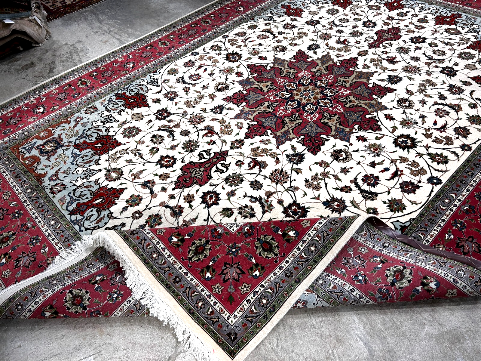 8'2"x11'5'' Very Fine Hand-Knotted Silk & Wool Tabrize Area Rug - Carpet