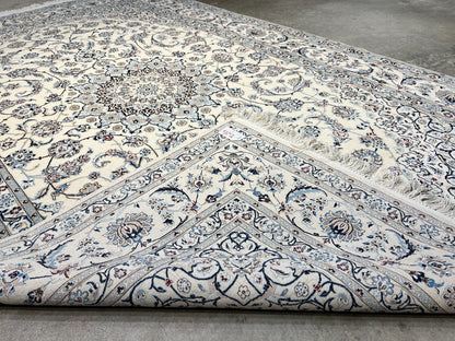 5'7"x9' Extra Fine Hand-Knotted Wool & Silk Naine Rug